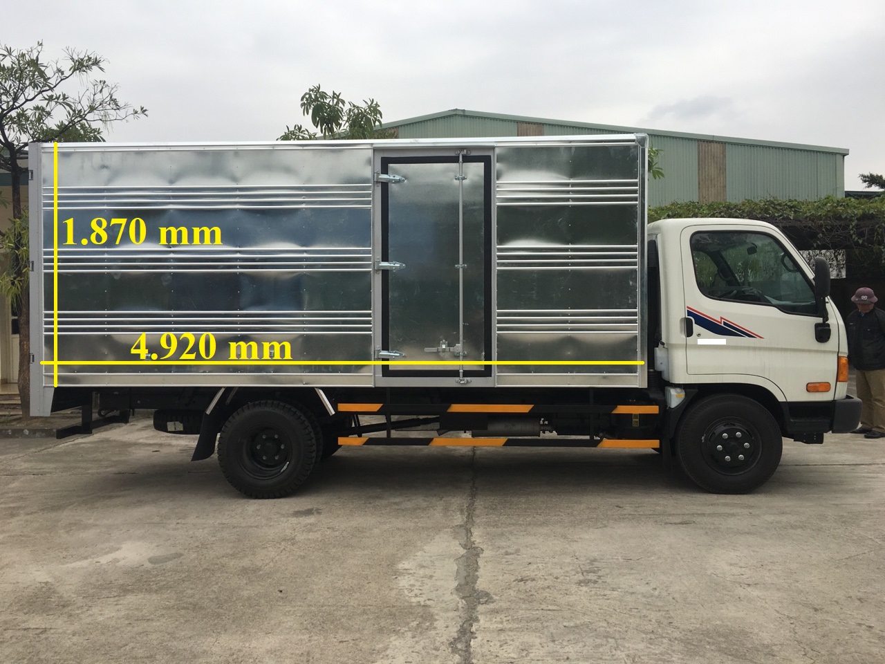 xe tải hyundai 6,4 tấn hd650 kết cấu thùng 1