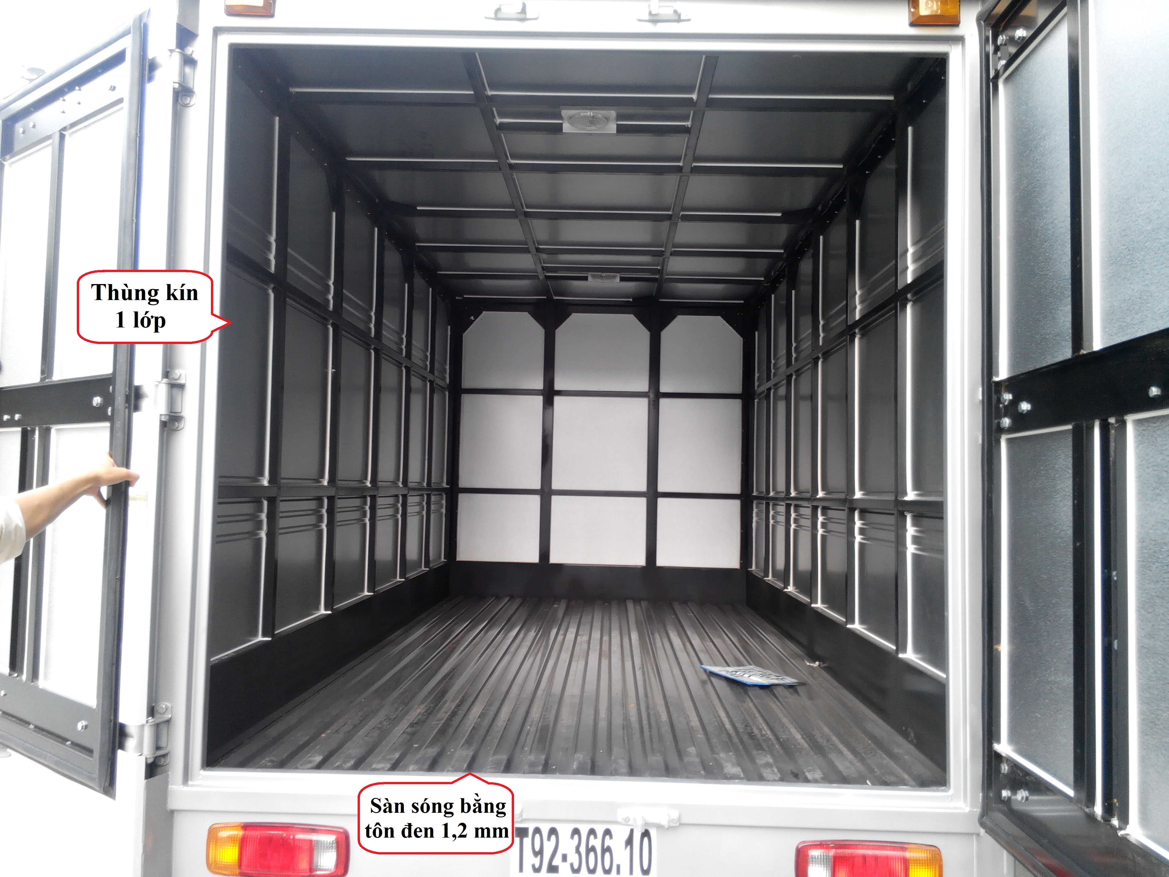 xe tải hyundai 6,4 tấn hd650 kết cấu thùng 2