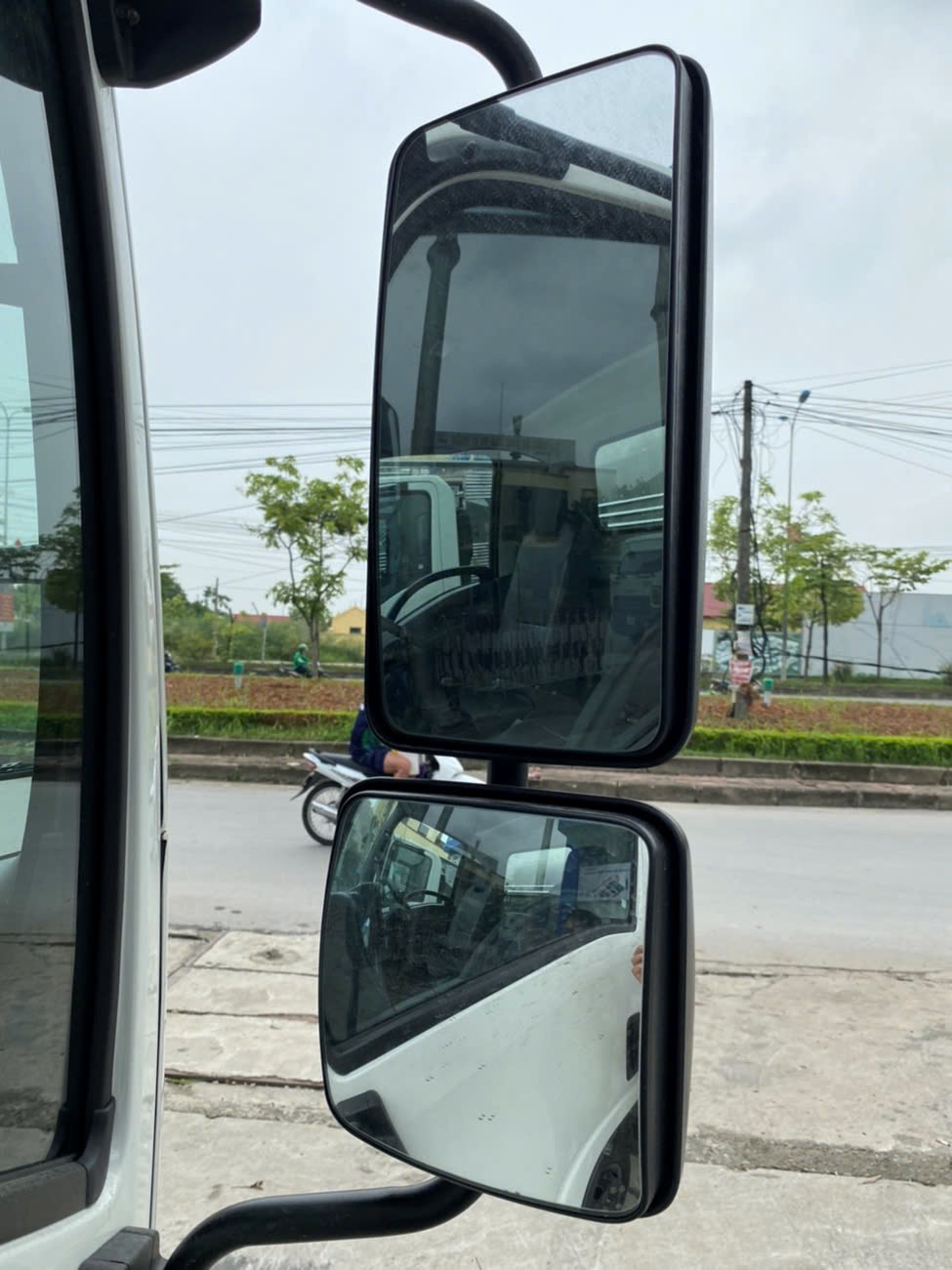 gương chiếu hậu xe tải isuzu qkr270