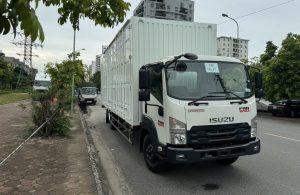 isuzu 6 tấn frr90q thùng kín pallet