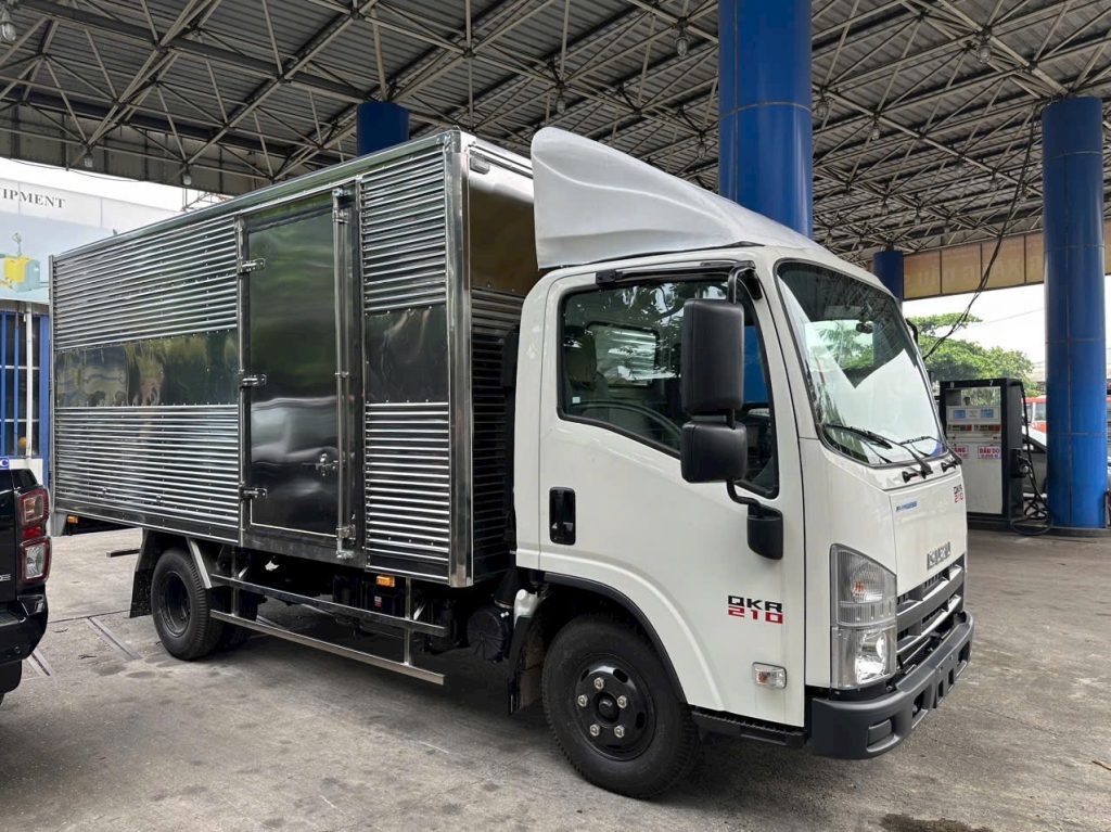 xe tải isuzu 1.9 tấn thùng kín