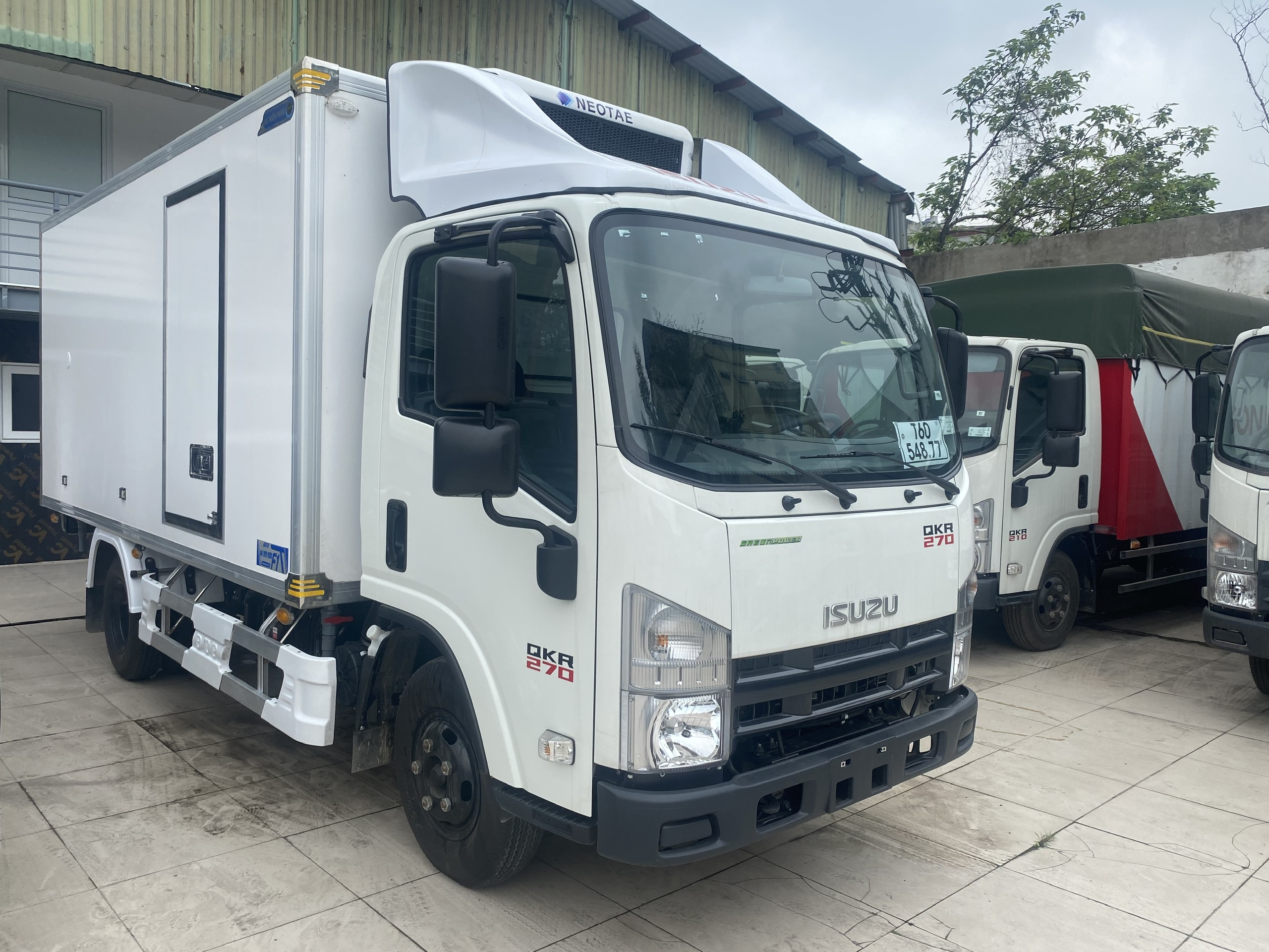xe tải isuzu qkr270 thùng đông lạnh